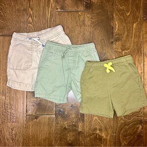 Cat & Jack 3 pairs of Boys Shorts.  Size 18 months.  Great condition.